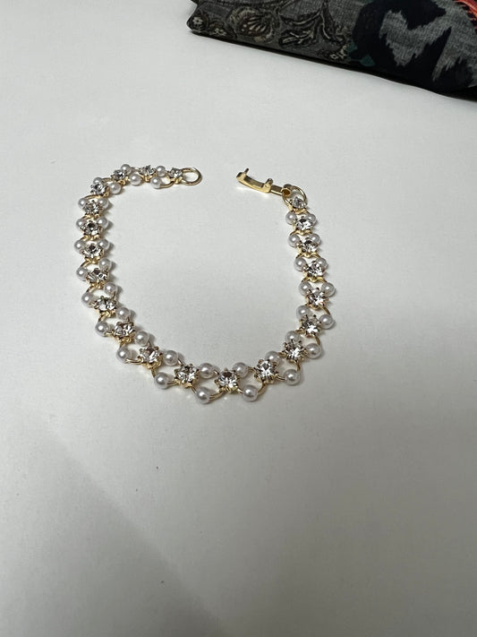 Crystal Pearl Harmony in Gold
